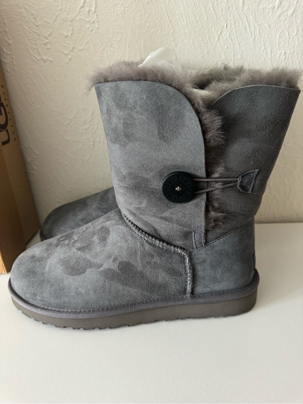UGG Bailey Button Boot Sz 9 - Picture 4 of 10